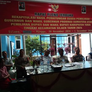 RAPAT PLENO TERBUKA REKAPITULASI HASIL PERHITUNGAN SUARA PEMILIHAN GUBERNUR DAN WAKIL GUBERNUR PROVINSI SUMATERA UTARA, PEMILIHAN BUPATI DAN WAKIL BUPATI KABUPATEN TOBA TINGKAT KECAMATAN SILAEN TAHUN 2024