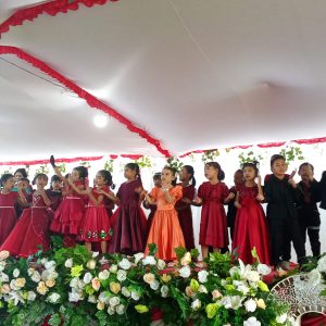 IBADAH SERTA ACARA NATAL SD LAVANIA BERJALAN HIKMAT, SUKSES, DAN MERIAH