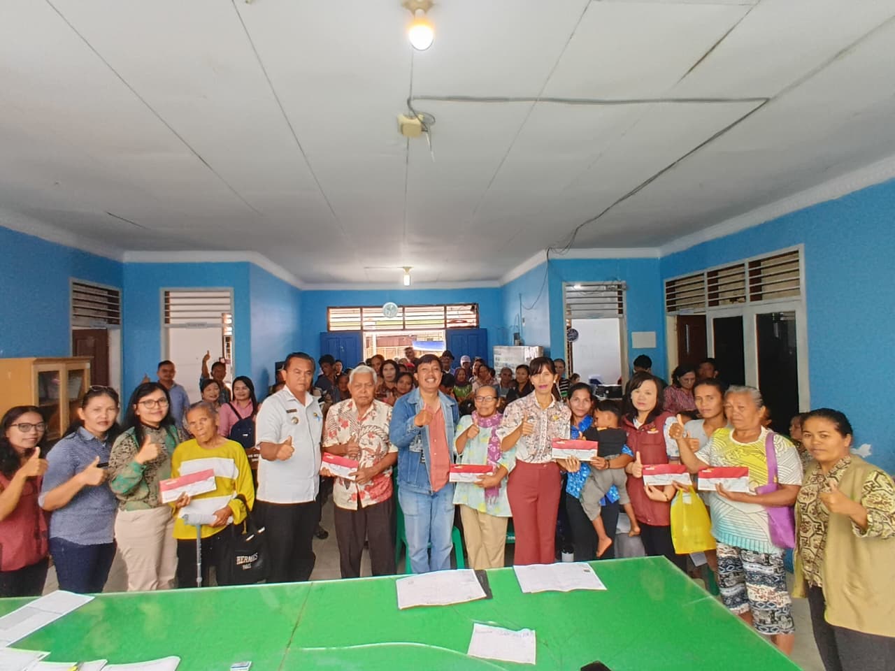 294 KK MENERIMA KARTU KELUARGA SEJAHTERA DI KECAMATAN SILAEN 294 KK MENERIMA KARTU KELUARGA SEJAHTERA DI KECAMATAN SILAEN