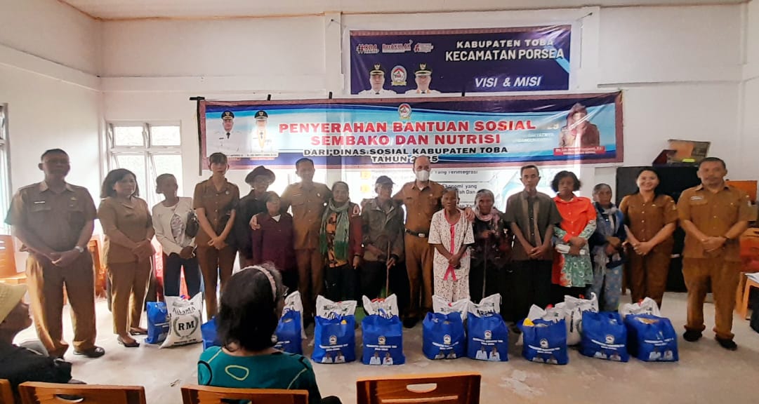 PENYERAHAN BANTUAN SOSIAL SEMBAKO DAN NUTRISI