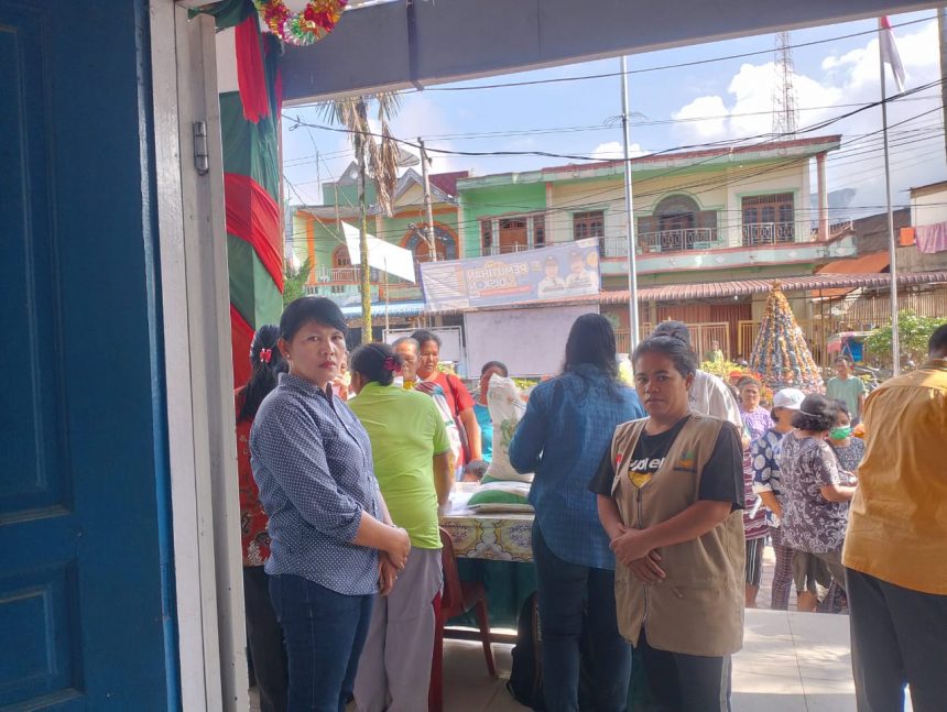 Penyaluran Bantuan Pangan Alokasi Bulan Oktober dan Nopember 2025 di Kantor Camat Silaen pada 04-05 Desember 2025