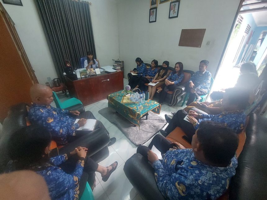 RAPAT INTERNAL KANTOR CAMAT SILAEN