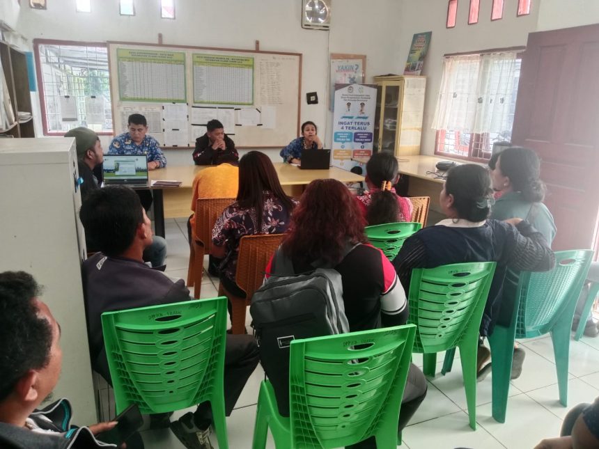 Rapat Sosialisasi untuk percepatan Dana Desa di Kecamatan Silaen.
