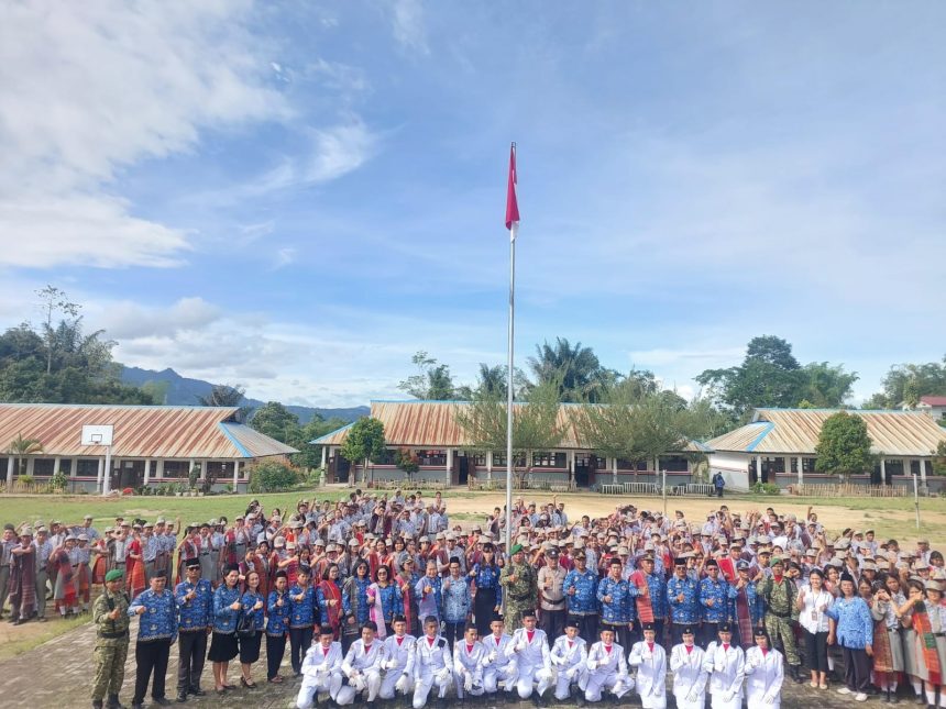 Acara Upacara Hari Kebangkitan Nasional yang ke 118 di Kecamatan Silaen.