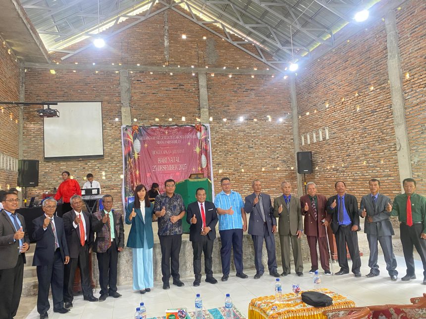 Kegiatan Perayaan Hari Pentakosta yg dilaksanakan di GPI Parsambilan, 24 Mei 2026.Turut dalam kegiatan tersebut yg mewakili Bupati dan Wakil Bupati adalah: