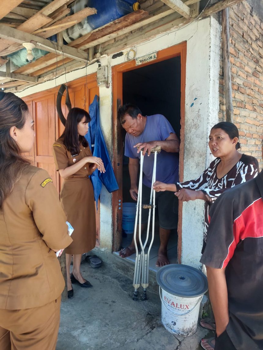 Pendataan penerima bantuan dari Dinas Sosial Kabupaten Toba