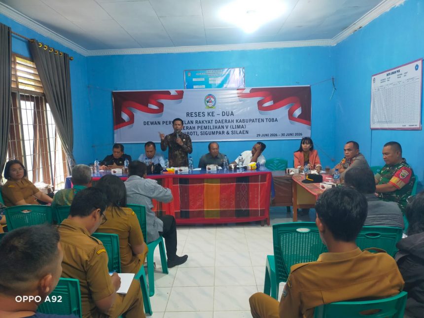 Reses Dewan ke -II di balai data Kecamatan Silaen.