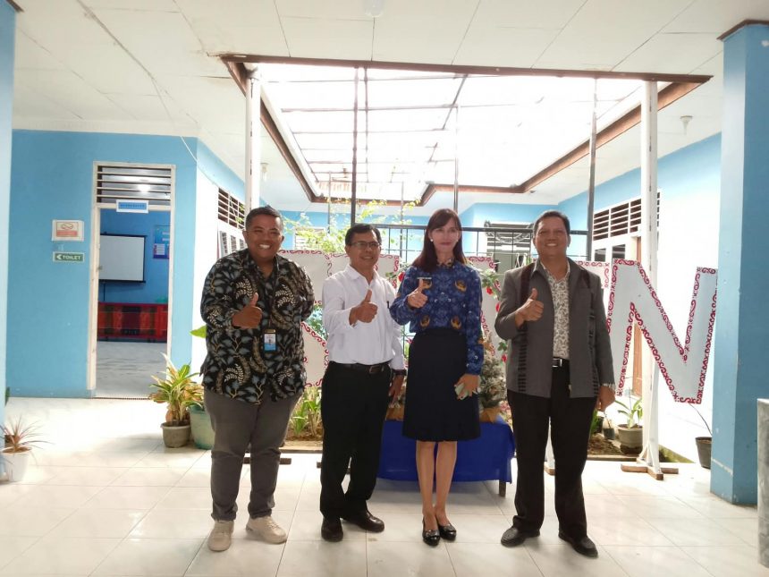Pemerintah Kecamatan Silaen menerima kunjungan tim anggota DPR RI Sabam Sinaga, bersama dengan sekretaris BKAG Kab toba dan ketua majelis agama kristen di kantor Camat Silaen.