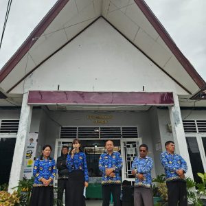 Arahan dan bimbingan dari ibu Camat Silaen untuk masyarakat yang mendapat bantuan beras. Kamis, 24 September 2026. Arahan dan bimbingan dari ibu Camat Silaen untuk masyarakat yang mendapat bantuan beras. Kamis, 24 September 2026.